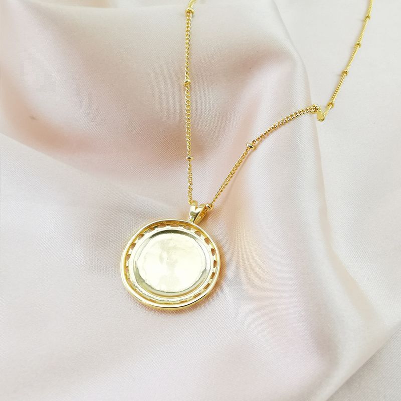 INS Stijl Niche Ontwerp Koper Geplateerd Echt Goud Ronde Metalen Hanger Lange Ketting Trui Ketting_voghion.com