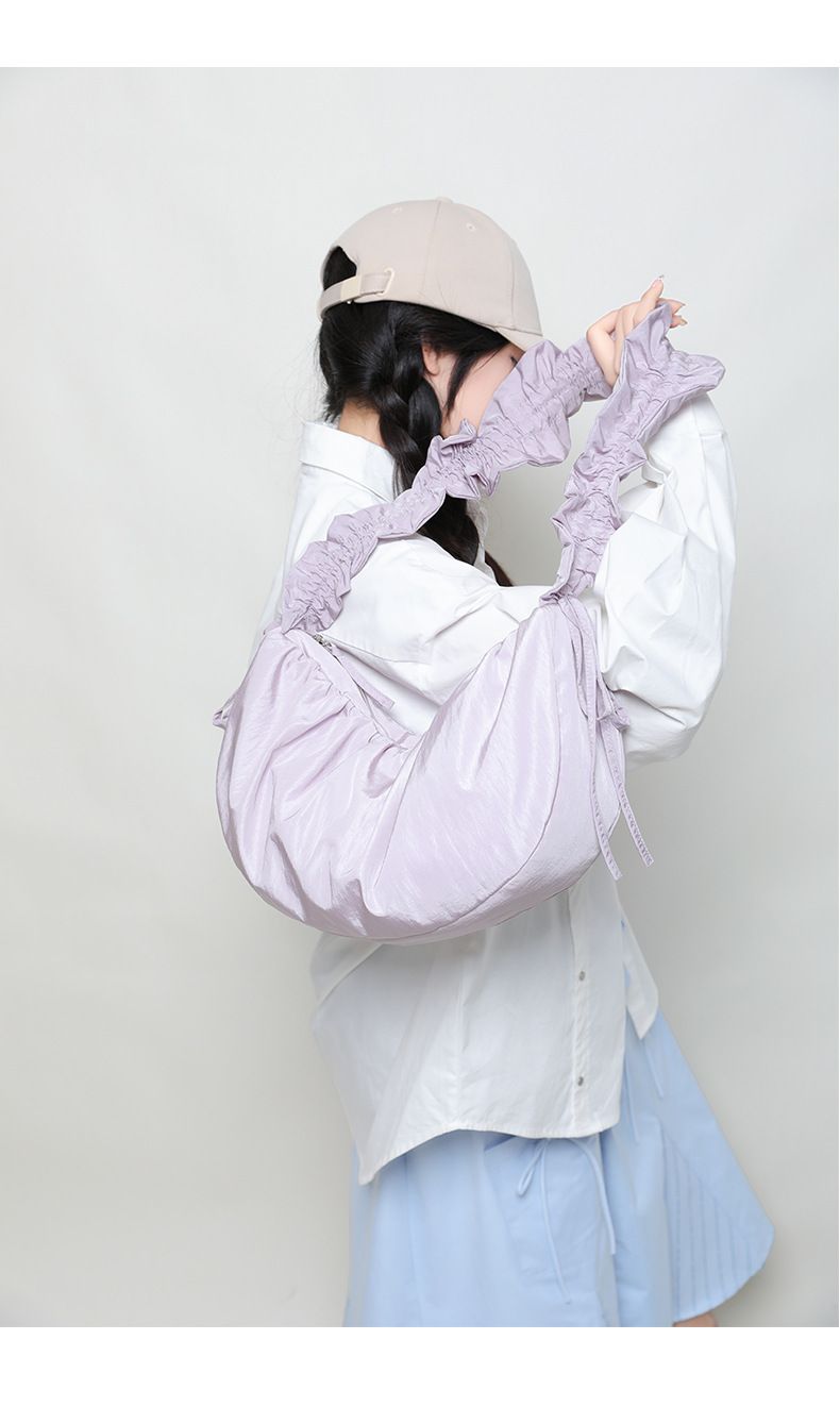 Frühling Koreanische Plissee Handheld Wolke Frische Künstlerische Polyester Knödel Faul Stil Wasserdichte Halbmond Tasche_voghion.com