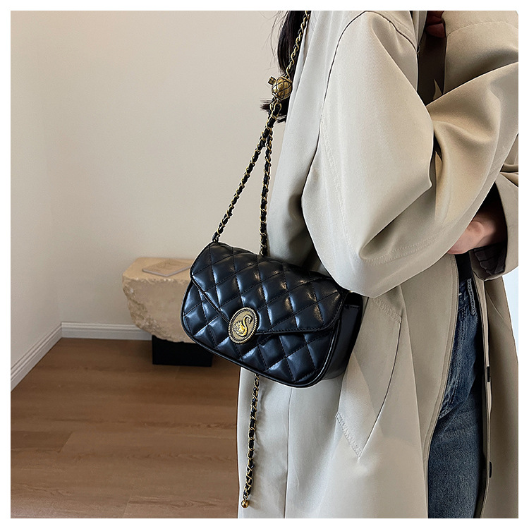 Borsa da donna Estate 2023 New High-end Sense French Niche Diamond Chain bag borsa a tracolla a tracolla all-match di moda_voghion.com