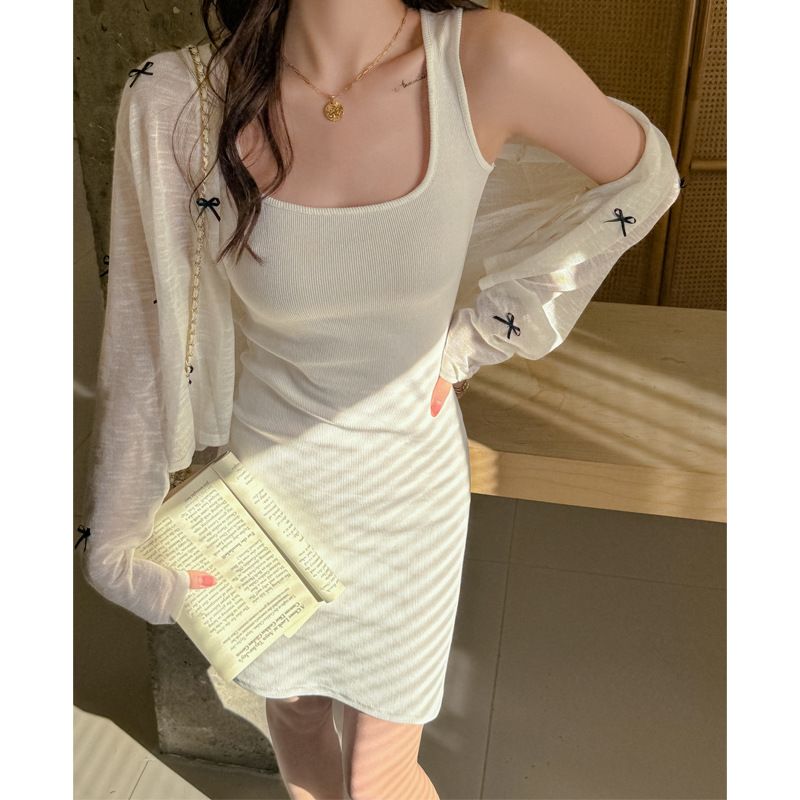 2025 Thin French Cotton Square Neck Small Strap Dress For Women, Versatile Bottom, Slim Fit, Sleeveless Hip Wrapping_voghion.com