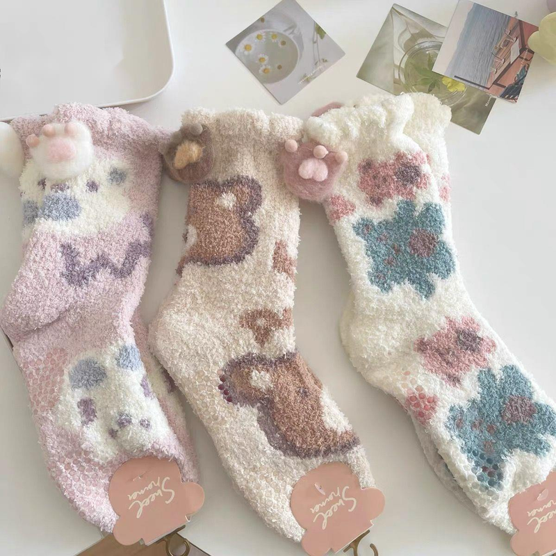 Petit Ours Corail Enfants Automne et Hiver Épais Velours Maison Revêtement De Sol Mi-Tube Post-Partum Chaleur Mignon Chaussettes De Sommeil_voghion.com