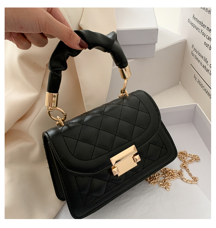Borsa a tracolla con tracolla a catena quadrata piccola rossa INS Women's 2023 Classic Korean Fashion Network_voghion.com