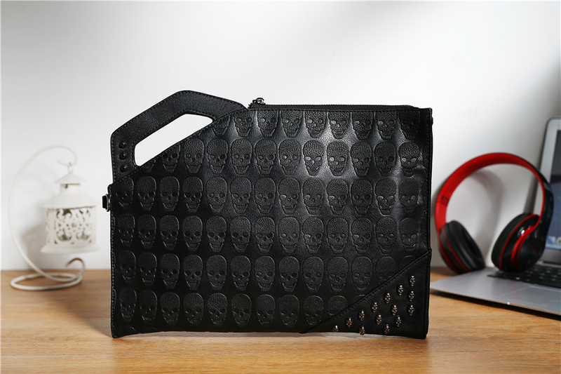 Pochette con rivetto con teschio Borse da uomo Design alla moda Portafoglio da uomo in pelle PU con busta a spalla_voghion.com