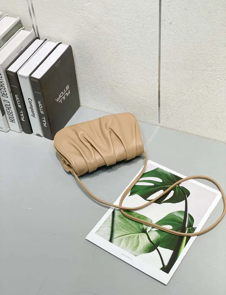 for Women New Small Square Autumn Winter Dumpling Commuting Black Crossbody Handheld Underarm Bag_voghion.com