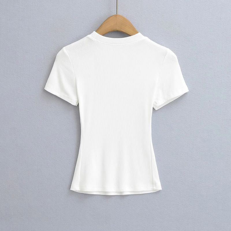 Maglietta a maniche corte da donna in stile basic per l'estate 2025, caratterizzata da una base superiore aderente ed elastica che accentua_voghion.com