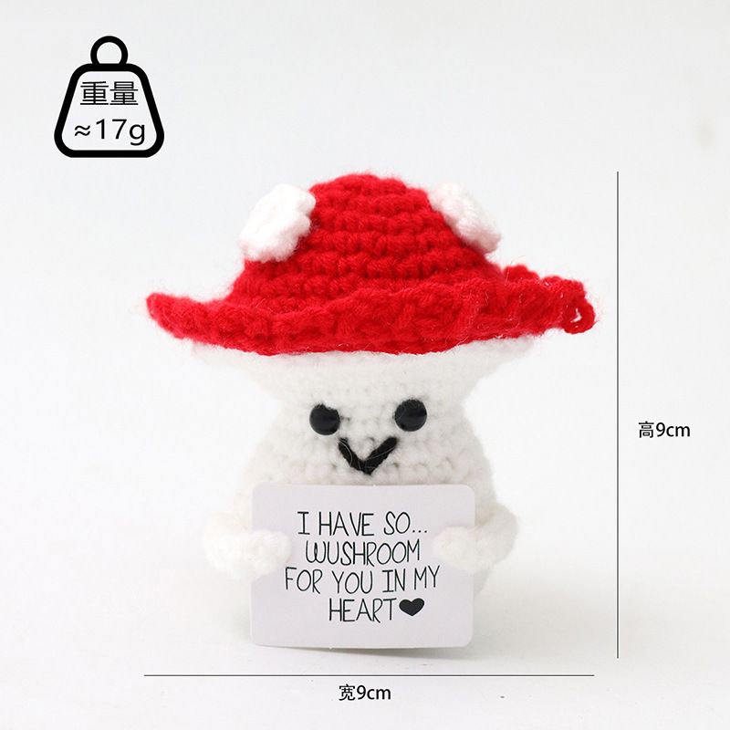 Muñeca tejida a mano con hilo, papa positiva, pepino, energía positiva, girasol en maceta, lista para la venta._voghion.com