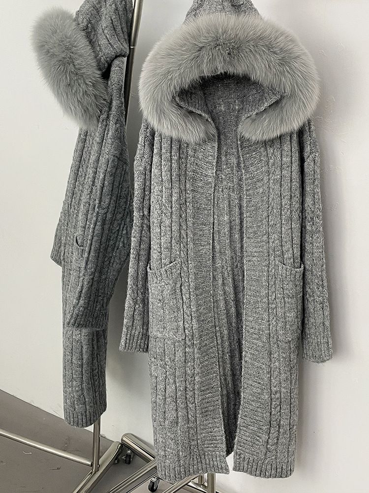 Übergroße Strickjacke für Damen mit echtem Fuchspelzbesatz – Langer Boho-Mantel (Kapuze, offene Vorderseite, grob handgestrickt, Winterweiß/Grau/Taupe/Schwarz)_voghion.com