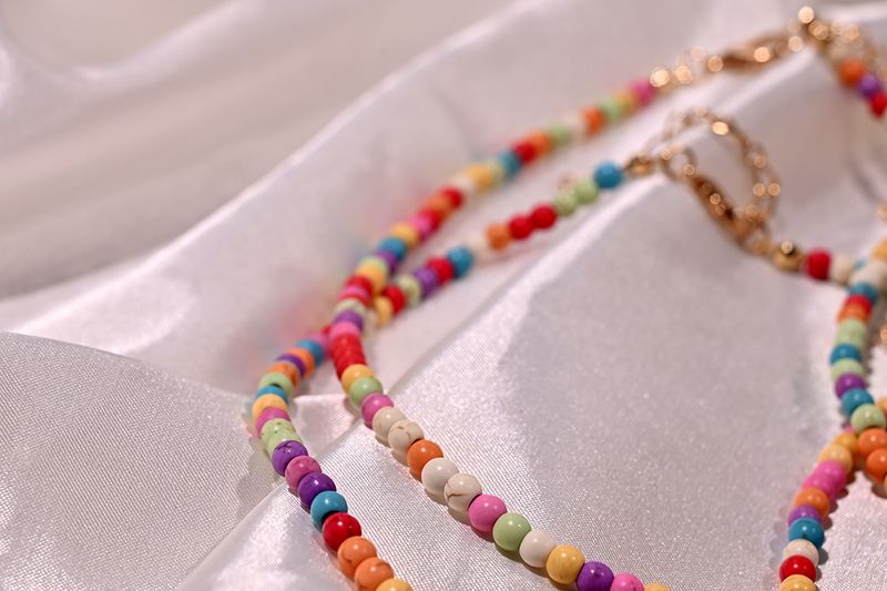 Collana girocollo con iniziali in conchiglia naturale pronta all'uso, perline colorate alla moda, 26 lettere, per donne, gioielli bohémien, accessori boho_voghion.com