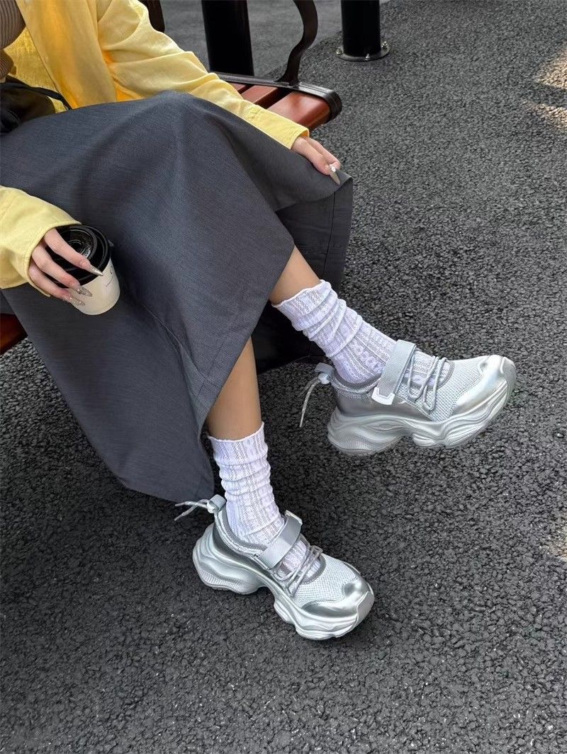 Scarpe sportive traspiranti in rete Mary Jane alla moda di alta qualità da donna, nuove ed estive, in argento, 2025_voghion.com