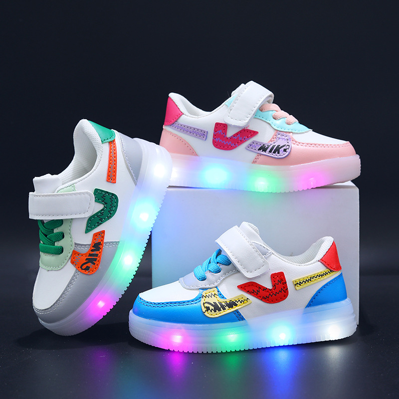SHLIANG Jungen Mädchen Sportschuhe Magischer Aufkleber Weichen Boden Kinder Board Schuhe Baby LED Licht emittierende Schuhe Kind Turnschuhe S0169_voghion.com