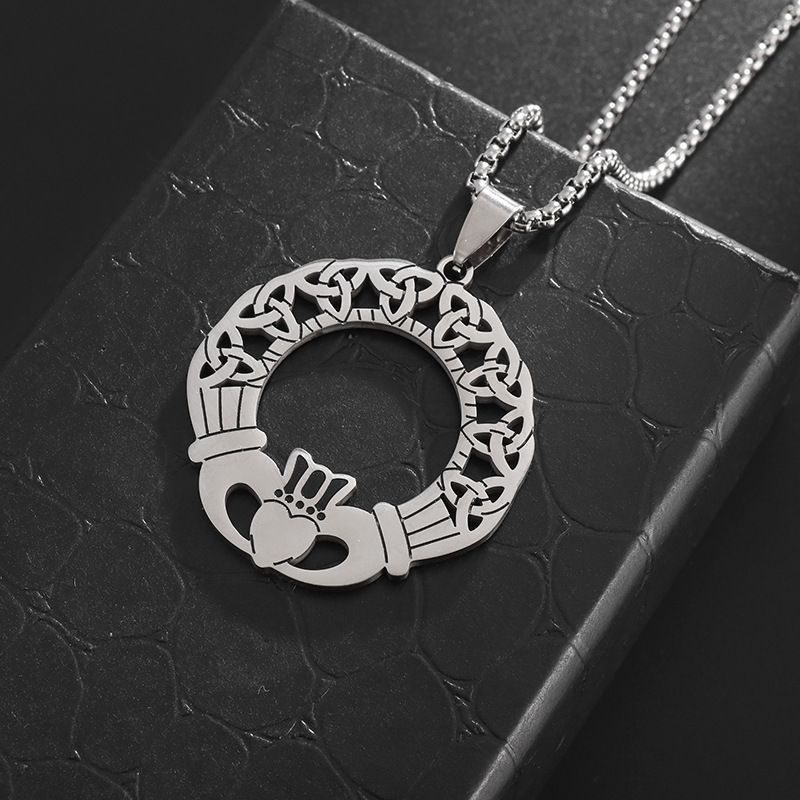 Collana cava in acciaio inossidabile irlandese con ciondolo a nodo celtico alla moda_voghion.com