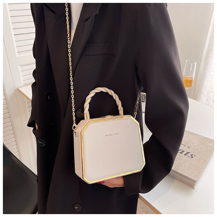 Borsa da donna: borsa a forma di scatola alla moda, semplice, versatile, Celebrity 2023 Nuova borsa a tracolla a catena squisita per donna_voghion.com