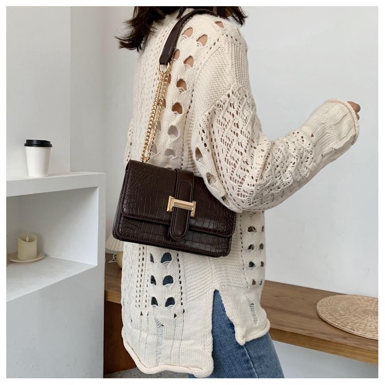 2024 Nei Trendy Ketten Diagonal Straddle Versatile Instagram Moud Damen Textur One Shoulder Kleng Quadratescht Sak_voghion.com