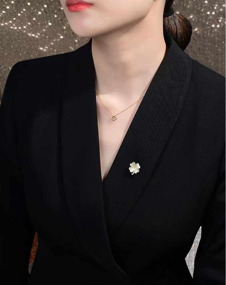Buckle Summer Invisible Lightweight Brooch Anti-Exposure Clip Magic V-Neck Collar Button Small And Exquisite_voghion.com