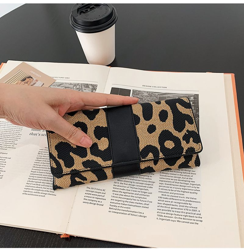 Women's 2024 New Leopard Print Internet Celebrity Fashion Large Capacity Coin Purse Folding Multi-Card Slot Long Wallet_voghion.com