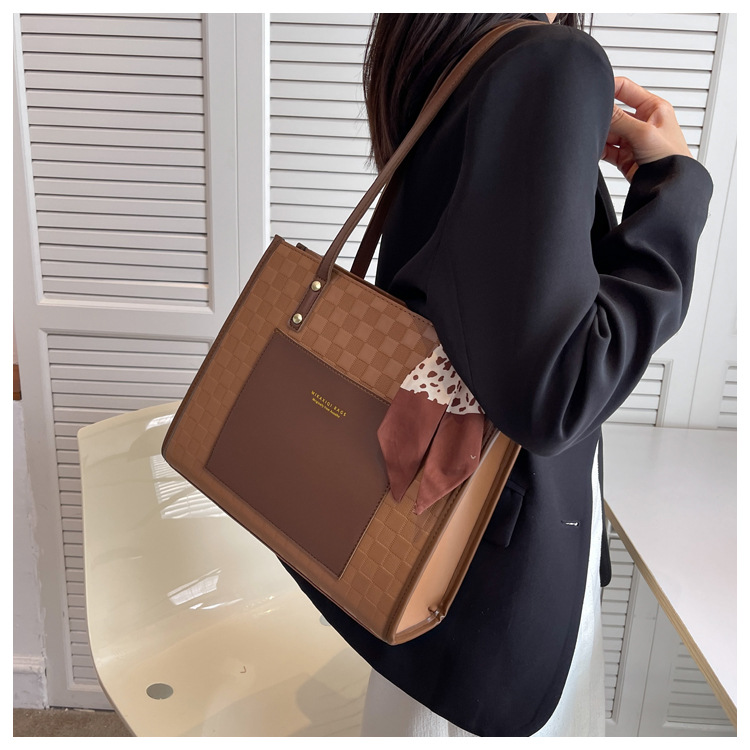 2025 New Trendy Hot Tote Women's Large Capacity Office Commuter Textured Shoulder Bag_voghion.com