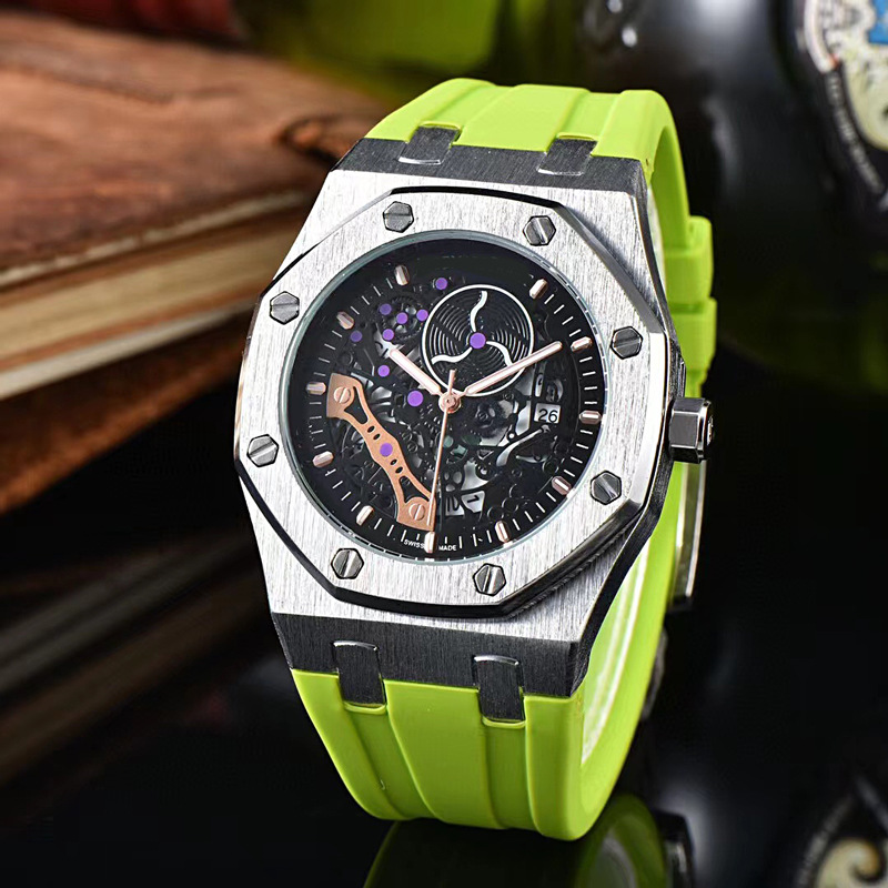 Hot Selling Classic Atmospheric Silver Lassa Dial European Oak Quartz Pointer Calendar Watch Batch Luxurious High Quality Watch_voghion.com