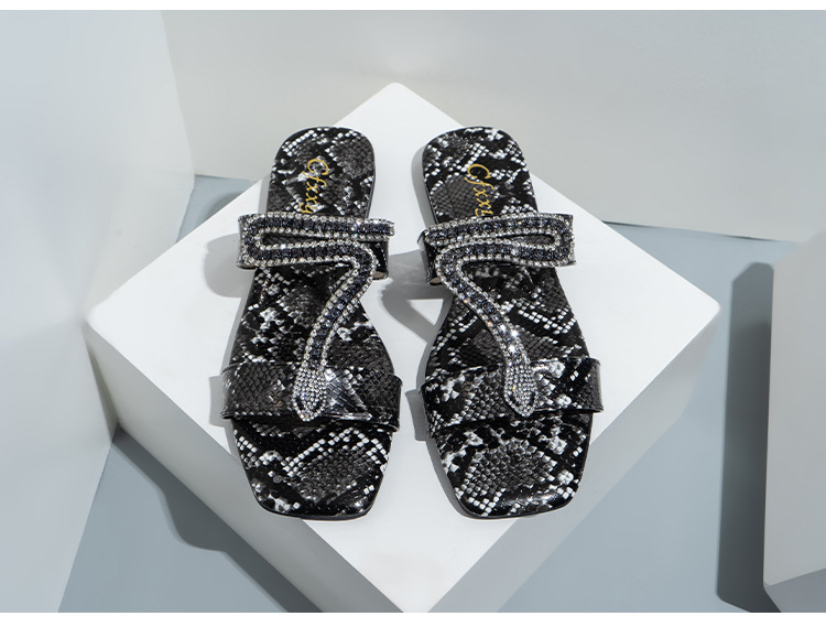 Yeni Bir Çizgi Yılan Desenli Taklidi Düz Sandalet Slaytlar Moda Giyim Kadınlar Için Içi Boş Rahat Terlik_voghion.com