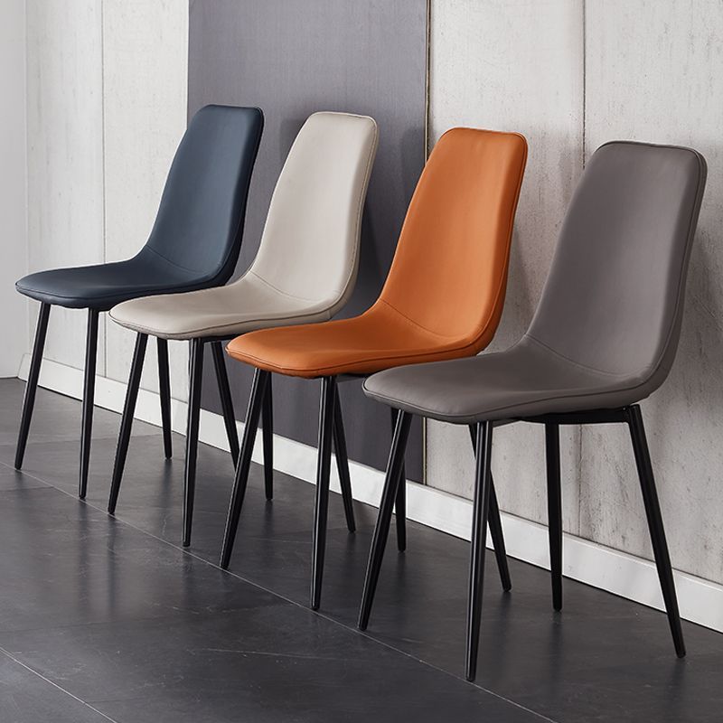 Moderner minimalistischer Esszimmerstuhl mit Rückenlehne für das Büro, nordische Eisenkunst, leichtes Luxus-Restaurant, Schreibtisch, Hotel, Besprechungshocker_voghion.com