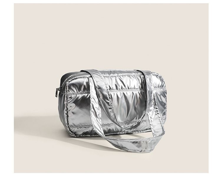 2025 Spring And Summer New Space Cotton Silver Underarm High-end Blog Recommended Women's Sports Bag Fashion Hundred_voghion.com