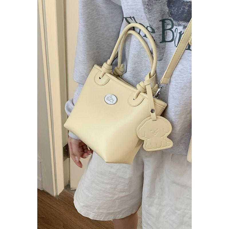 Borsa a tracolla versatile con tracolla a secchiello, stile estivo, per donna, 2025_voghion.com