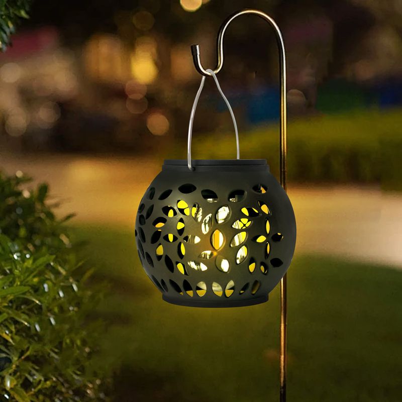 Lanterna de parede LED solar com entalhes tribais – Design vazado branco quente de 10 W para decoração de jardins, pátios e quintais (ABS, regulável, à prova d'água IP65)_voghion.com