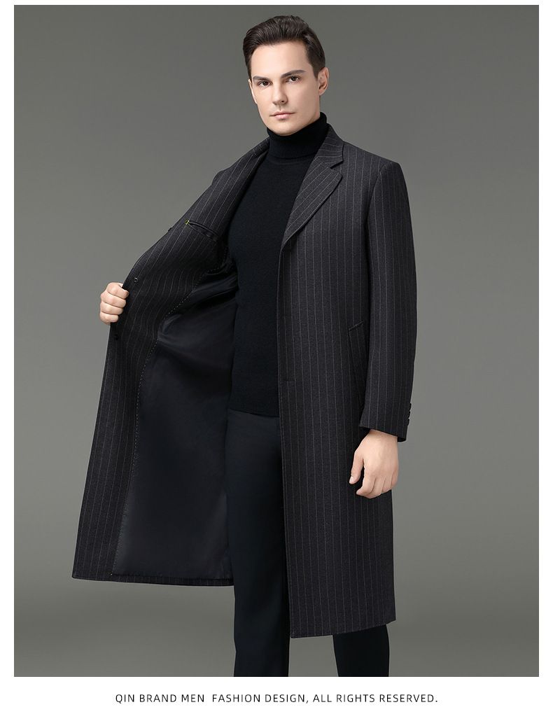 Langer Herrenmantel aus Wollmischung mit Revers – Klassischer gestreifter Wintermantel für Herren mittleren Alters (Schwarz, mehrere Größen)_voghion.com