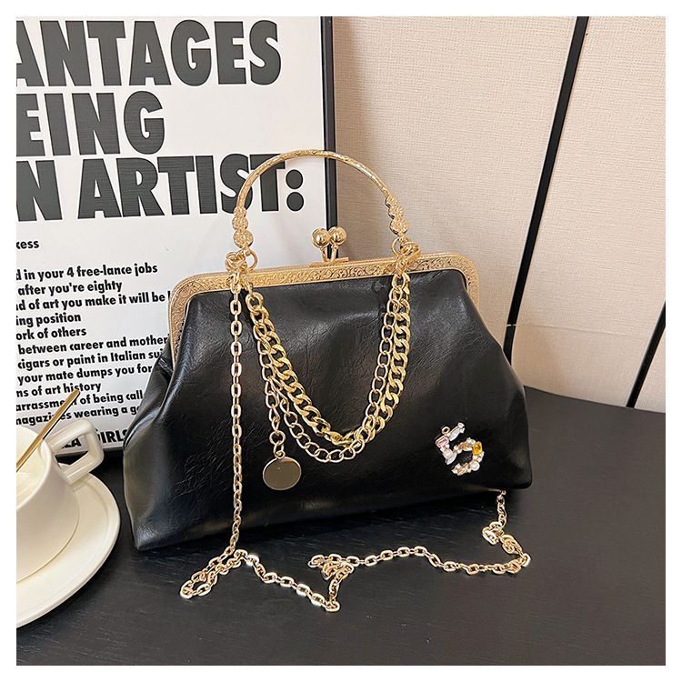 Damen 2023 neue goldene Mundtasche, trendige Modekette, One-Shoulder-Handtasche, Abendessentasche_voghion.com