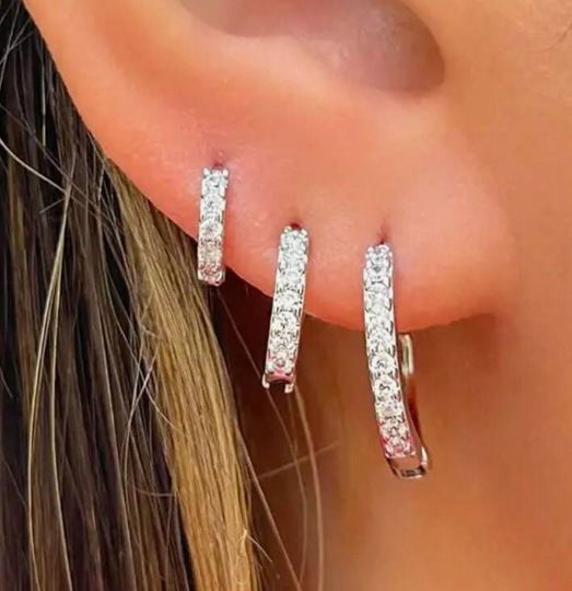 Orecchini da donna in ottone placcato oro vero, semplici e di lusso, con zirconi intarsiati, set di quattro._voghion.com