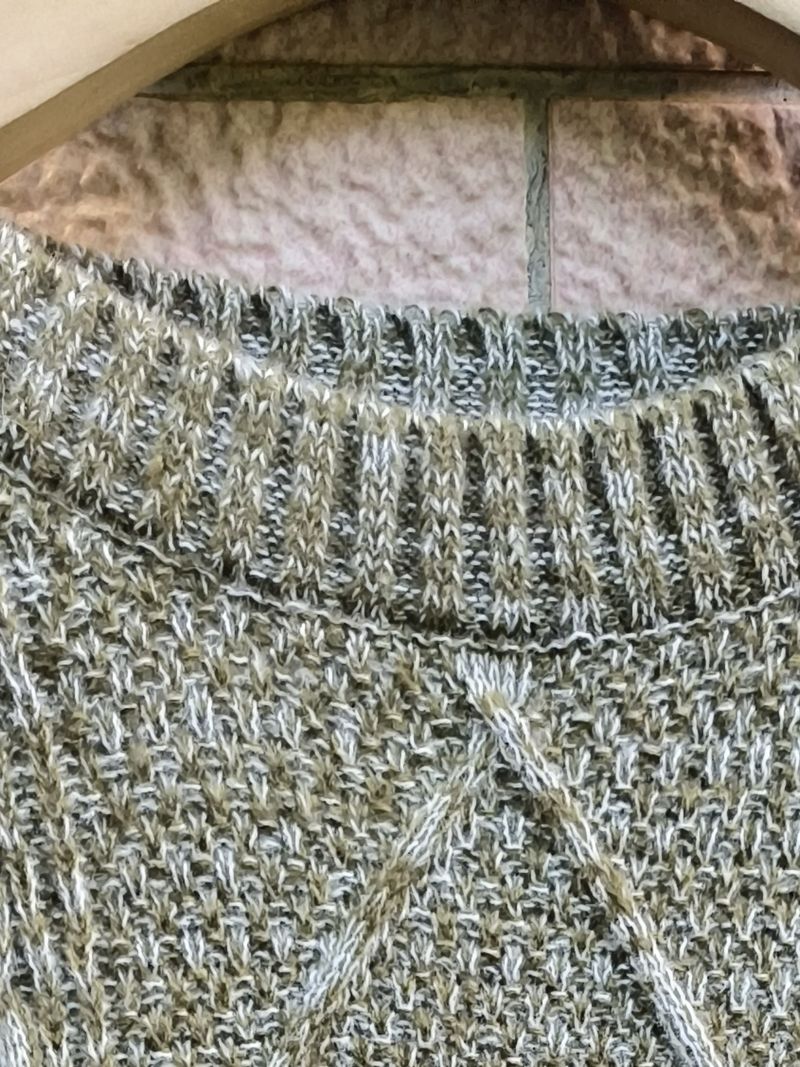 Maglione oversize in maglia a trecce – Drappeggio verde oliva per taglie piccole e grandi (XL-5XL) | Comfort in poliestere di ispirazione vintage_voghion.com