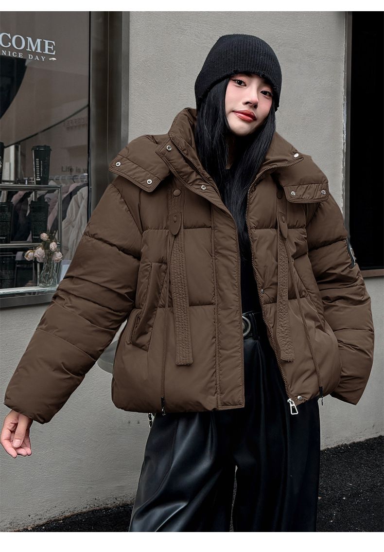 Pufferjacke für Damen – Übergroßer Kurzmantel mit Kapuze und Polyesterfüllung (M-2XL, wintertauglich, Reißverschluss, Schwarz/Grau/Taupe/Ankara-Rot)_voghion.com