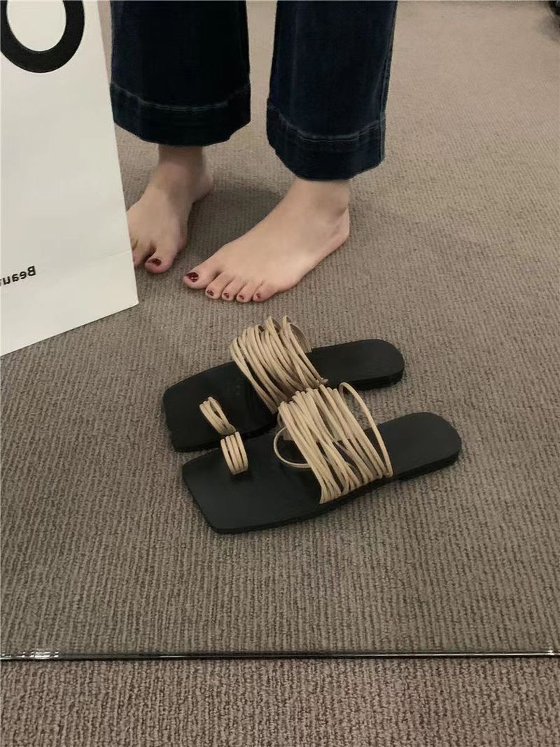 Koreanische Version des Außenhandels dünnen Riemen Combinati weiches Leder quadratischen Kopf Hausschuhe Frauen offene Zehe flachen Boden Strand Sandalen unabhängige Station_voghion.com