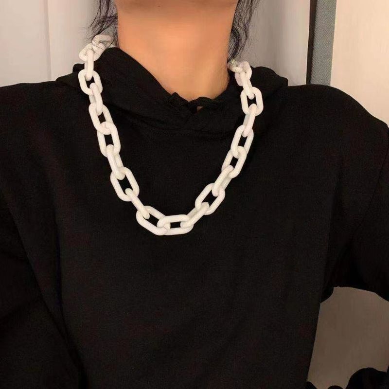 Collana in acrilico con catena versatile alla moda, stile punk hip-hop e clavicola, per donna_voghion.com