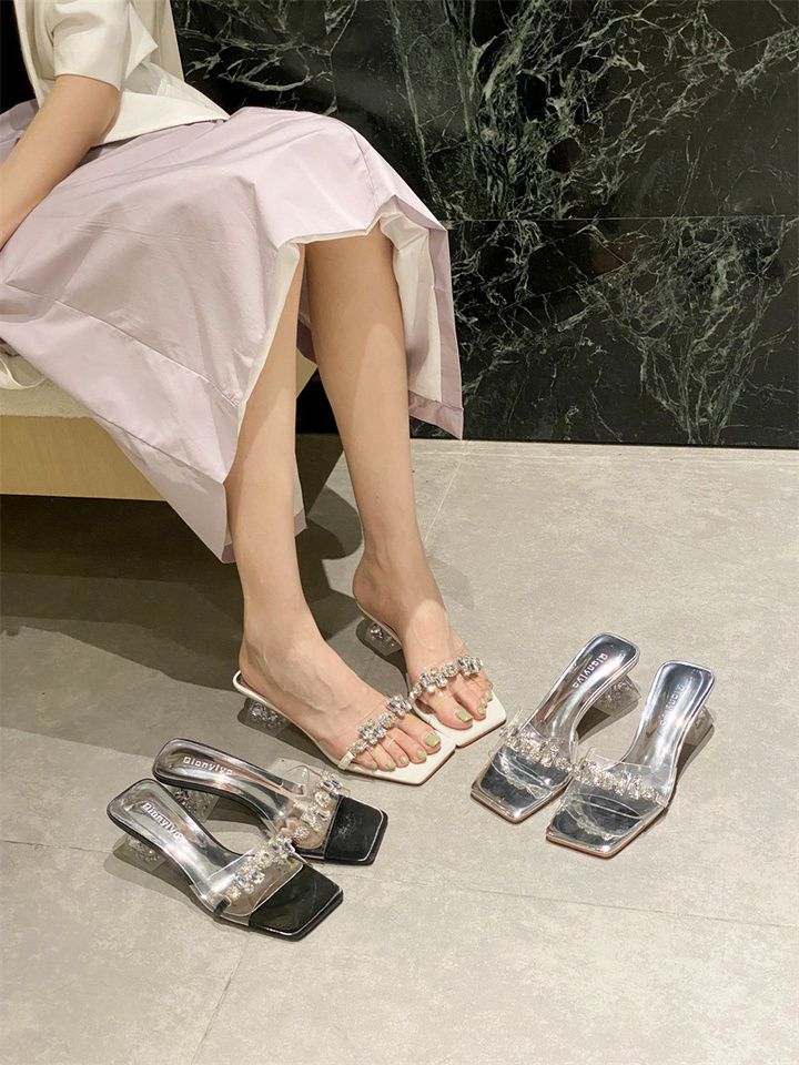 Diamantgefütterte Sanda für Damen mit freiliegenden Zehen, silberne Hausschuhe für modische Kleidung, trendige transparente Kristallhochzeit_voghion.com