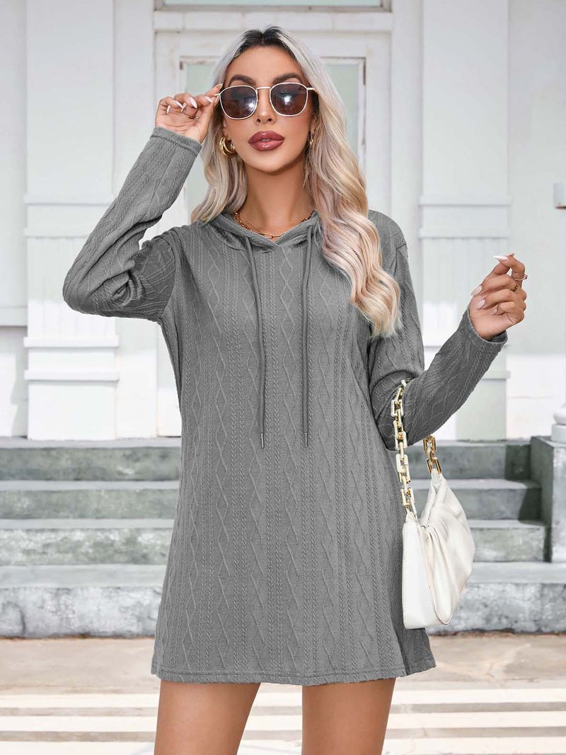 Abito a maniche lunghe con cappuccio in maglia da donna autunno/inverno 2024_voghion.com