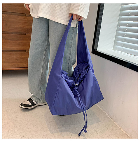 2023 nuova vendita calda moda donna semplice ascella borsa casual borsa di tela in nylon borsa tote versatile di grande capacità_voghion.com