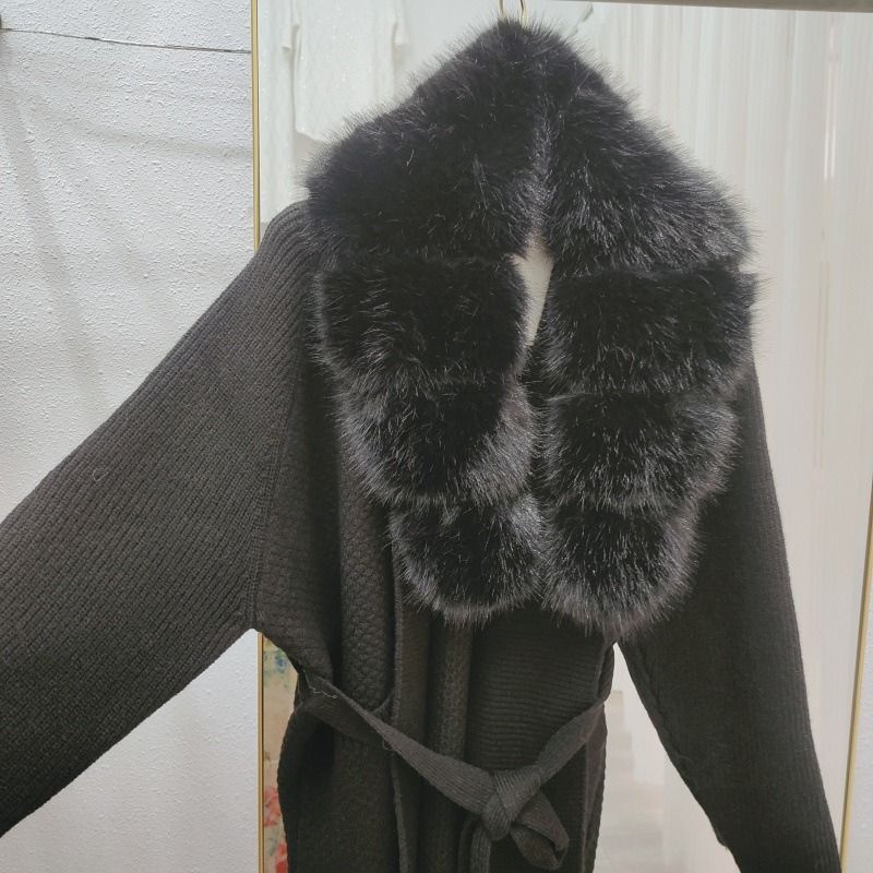 Damenbekleidung: Luxuriöse Strickjacke für Damen mit Kragen aus Kunstfuchspelz – weicher und warmer Pullovermantel mit offener Vorderseite für elegante Freizeitkleidung (Grau, Schwarz)_voghion.com