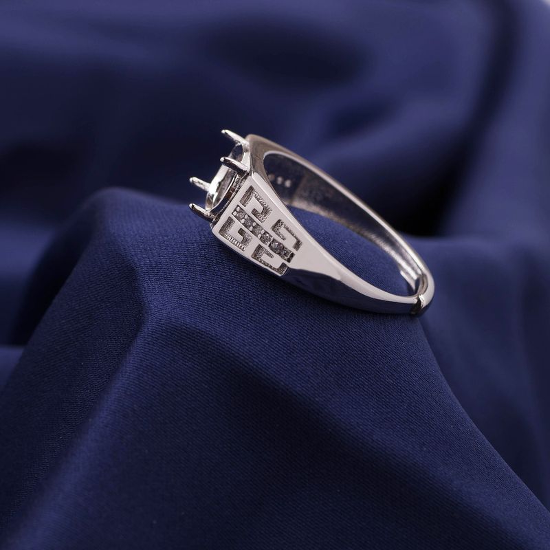 Anello da uomo in argento puro con incastonatura geometrica quadrata intarsiata con pietra preziosa di giada e agata_voghion.com