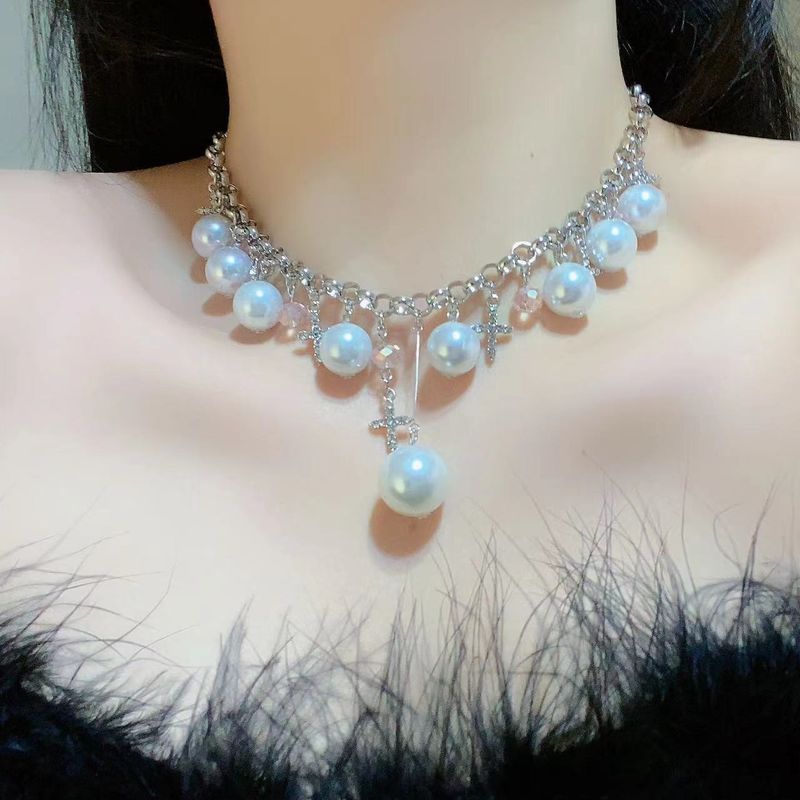 Modische High-End-Kreuz-Perlen-Kristall-Quasten-Halskette, leicht, luxuriös, elegant, trendige Schlüsselbeinkette für Frauen_voghion.com