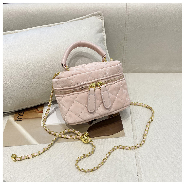 2024 Nuovo Mini portatile da donna a spalla singola Crossbody Rossetto PU Versatile Lingge Piccola borsa a catena profumata_voghion.com