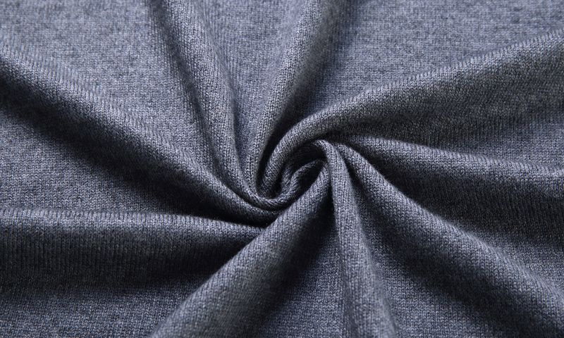 Herrenweste im Slim Fit aus Wollmischung, lässige ärmellose Strickjacke für alle Jahreszeiten, zweireihige Weste mit V-Ausschnitt in Unifarben_voghion.com