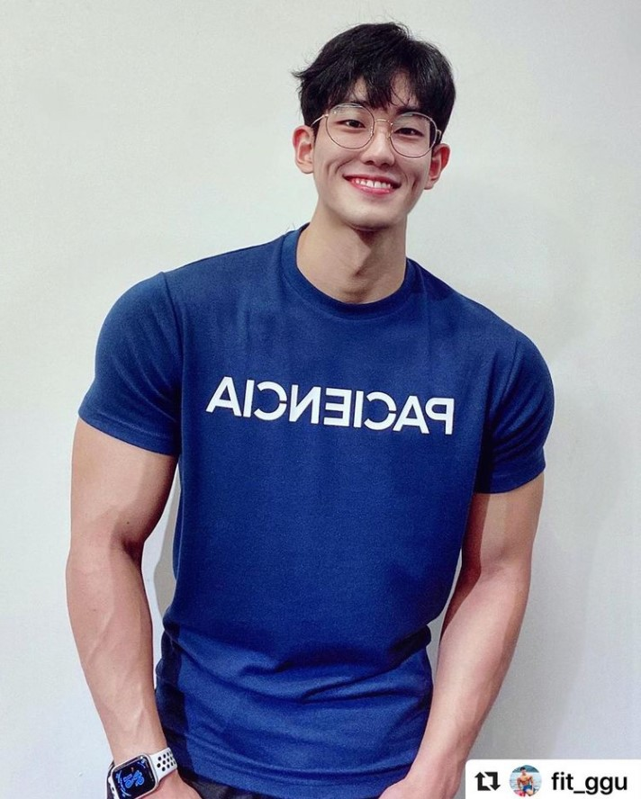 Muscle Spring/Summer New Men's Sports, Leisure, Running, and Fitness Suits with Iron Stripping Exercise, Slim Fit Cotton_voghion.com