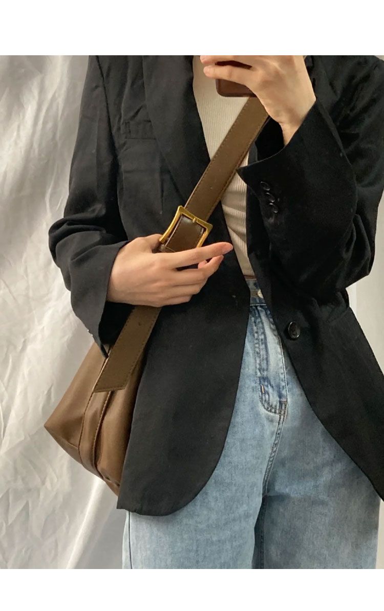 Vielseitige weiche Ledermode Casual für Damen Herbst 2024 Neue Instagram-Tragetasche mit großer Kapazität, ungewöhnliche Umhängetasche_voghion.com