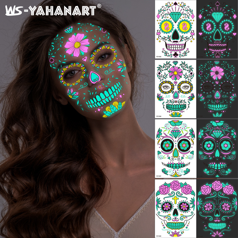 Roligt halloween-tatueringsansikte i två färger med glöd-i-mörkret med Day of the Dead scar-tatueringsklistermärke_voghion.com