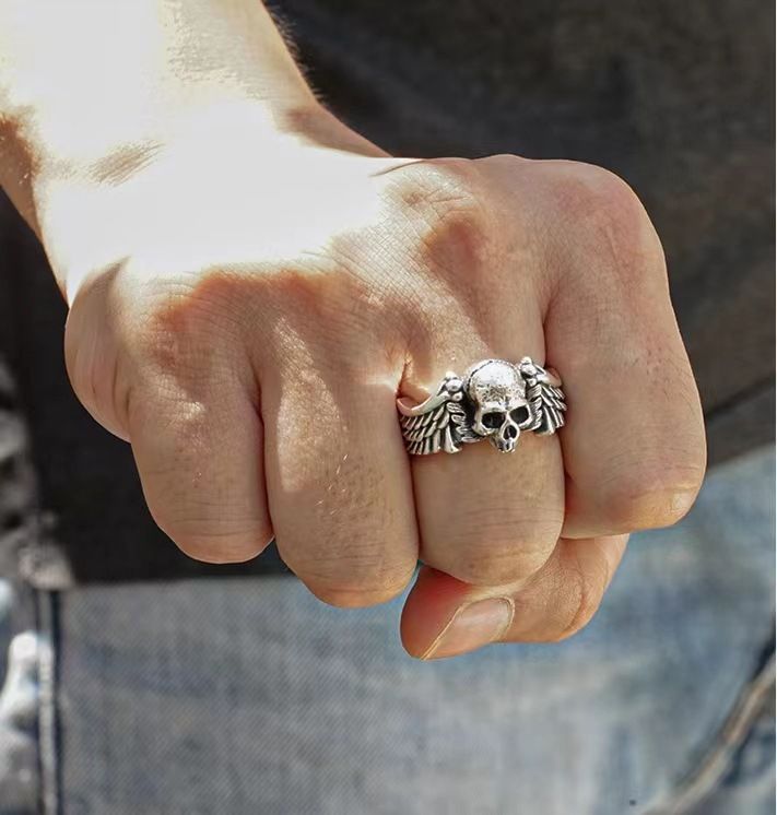 Moda retrò vintage ali personalizzate, anello con testa di teschio, maschile_voghion.com