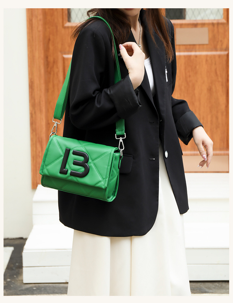 Prodotto di lusso leggero transfrontaliero Borsa a tracolla BIMBAYLOLA in pelle imbottita semplice borsa a tracolla a catena da donna_voghion.com