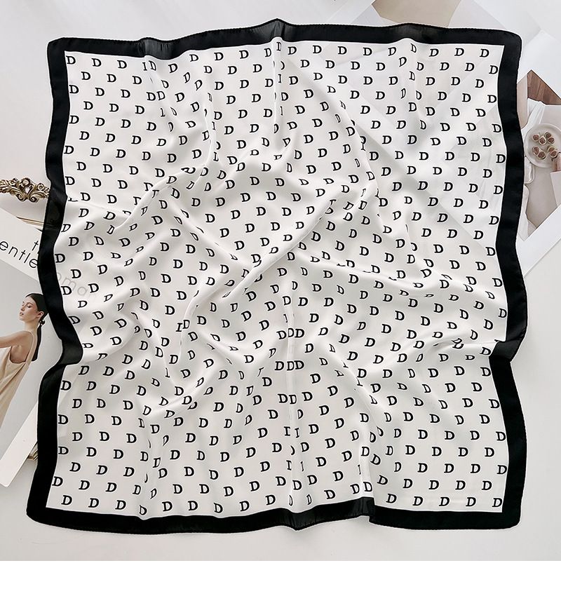 2024 nuovo stile minimalista in bianco e nero con lettera D quadrata per il temperamento versatile coreano delle donne che viaggiano e vanno al lavoro_voghion.com