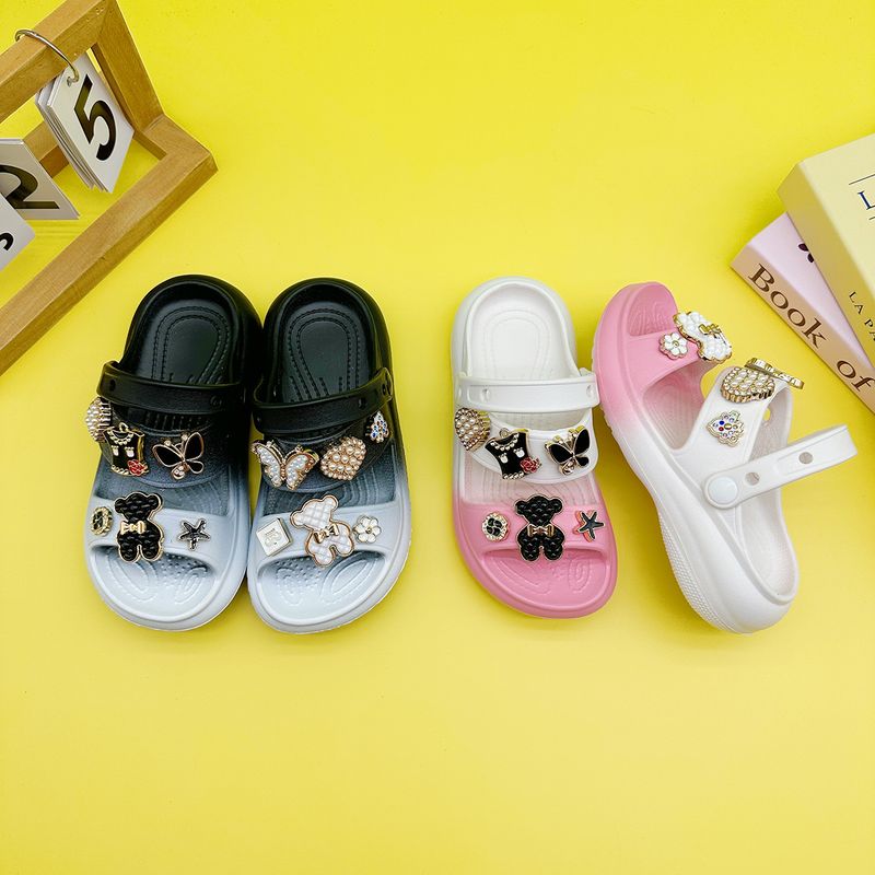 Chaussons tendance motif ours noir et blanc pour parents et enfants, nouvelles sandales polyvalentes plates antidérapantes à semelle souple pour garçons et filles_voghion.com
