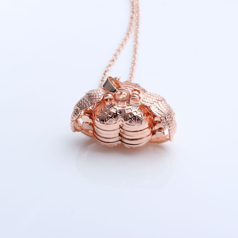 Multi layered photo box with openable pendant accessories, creative hollowed out wings, foldable necklace_voghion.com