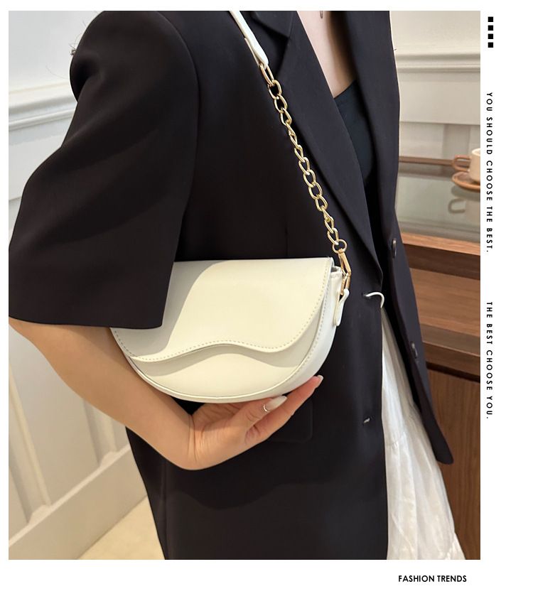 Piccola borsa a mano per donna 2024 nuova borsa a tracolla singola alla moda primavera ed estate, design di nicchia, tracolla larga,_voghion.com
